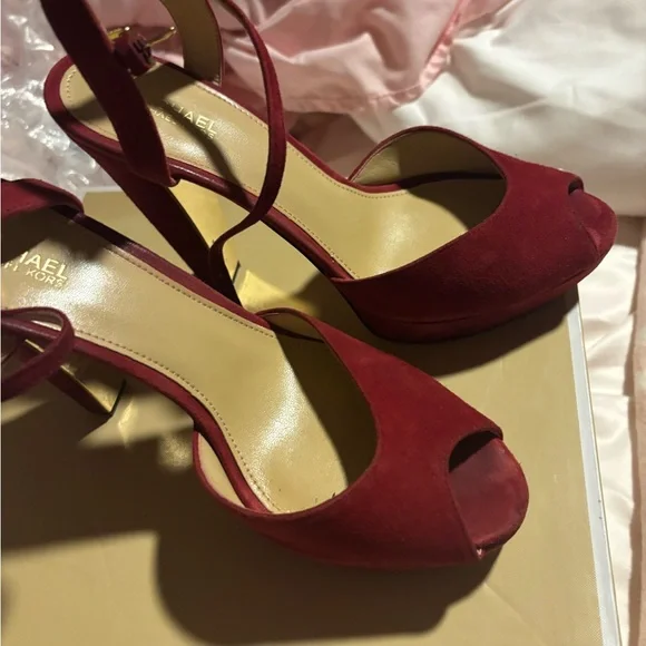 Michael Kors Cherry Claire Sandal - Picture 1 of 6